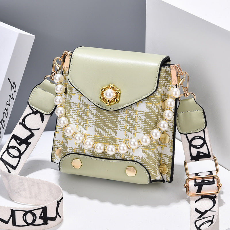 Princess Pearl Chain Bag