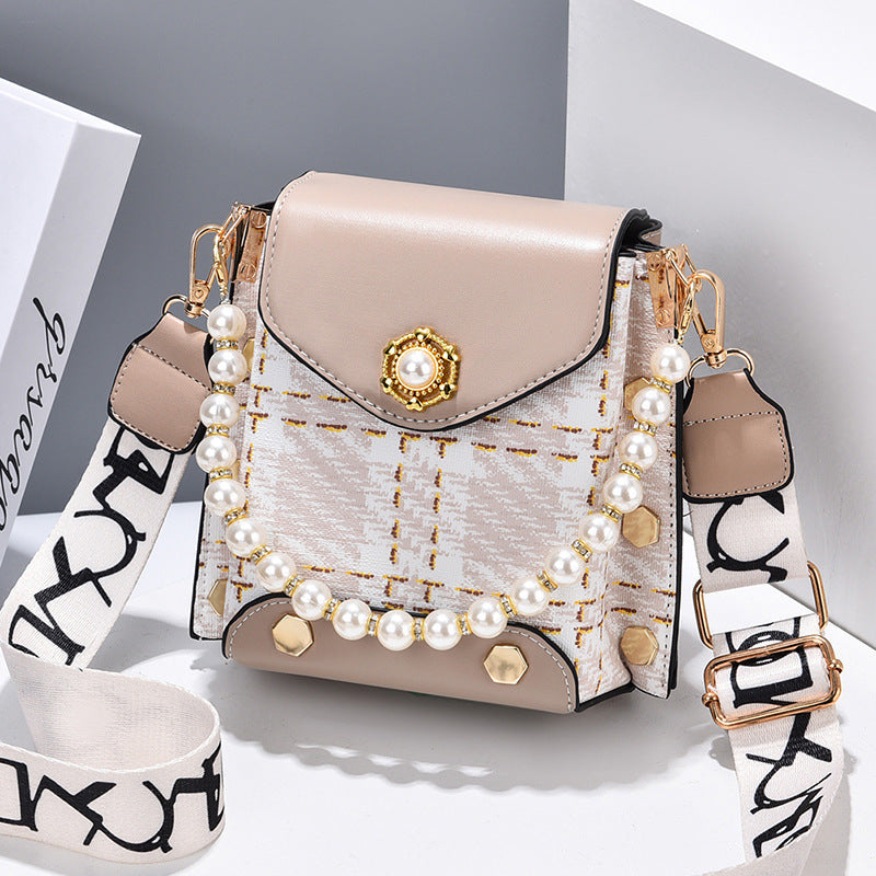 Princess Pearl Chain Bag