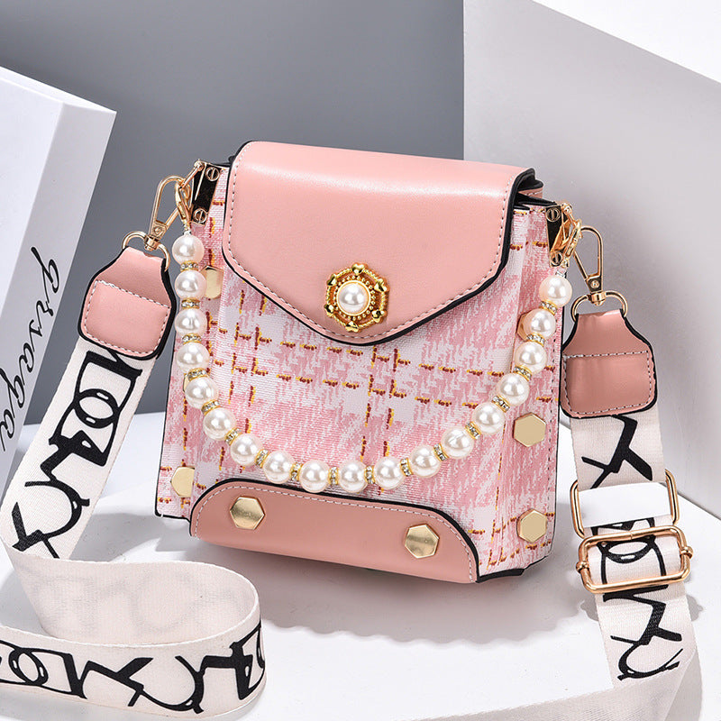 Princess Pearl Chain Bag
