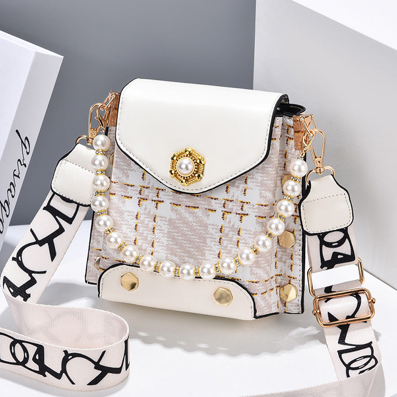 Princess Pearl Chain Bag